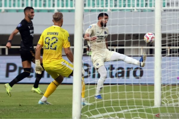 Pembenahan Tim: Lefundes Berkomitmen Memberikan Kesempatan untuk Semua Pemain Persita