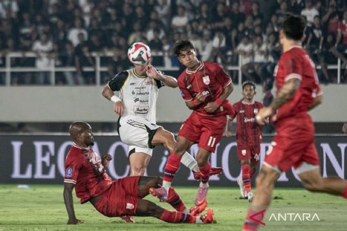 Peter de Roo Yakin Persis Solo Raih Hasil Positif Melawan PSBS Biak